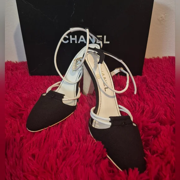 Chanel PUMPS - Picture 1 of 9